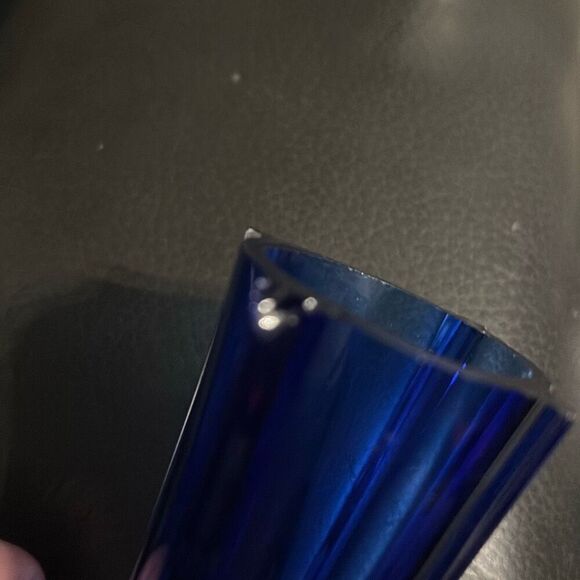 Vintage Blue Tall Bud Vase (8866) Damaged - Picture 10 of 10